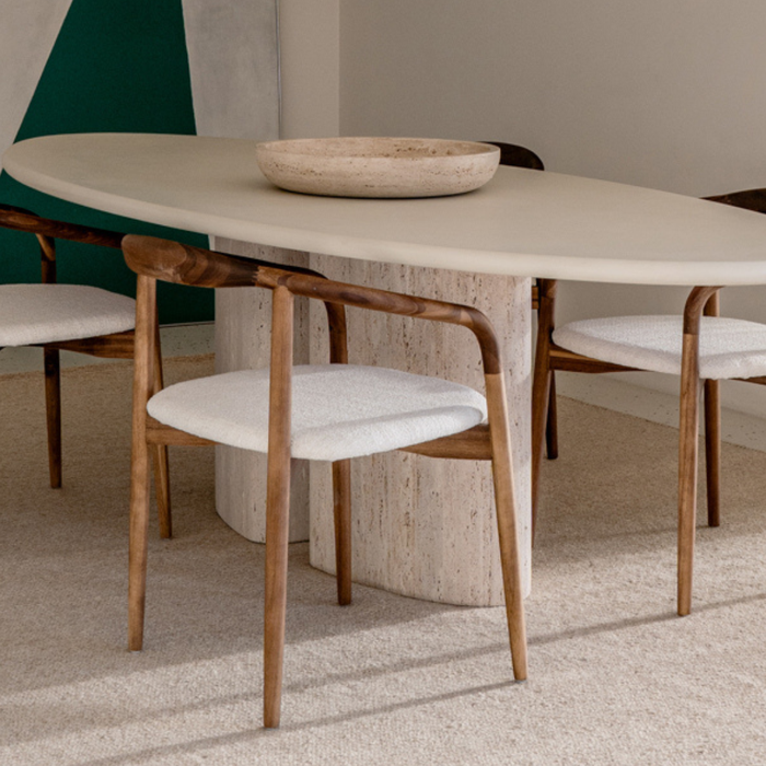Silla de comedor Ely de acacia nogal con asiento tapizado