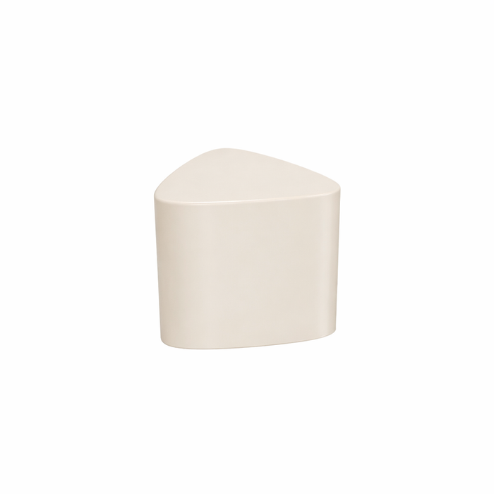 mave-bijzettafel-latte-stoneskin-driehoek-furnified-packshot