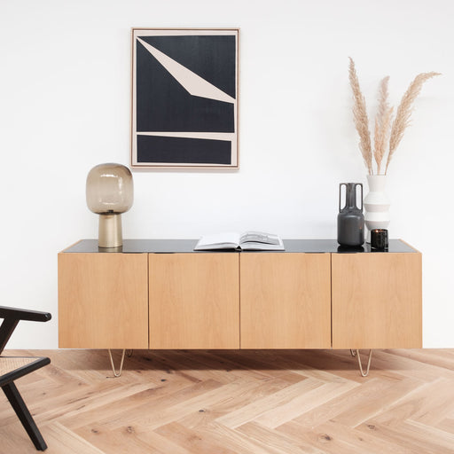 Eiken dressoir met zwart marmeren blad