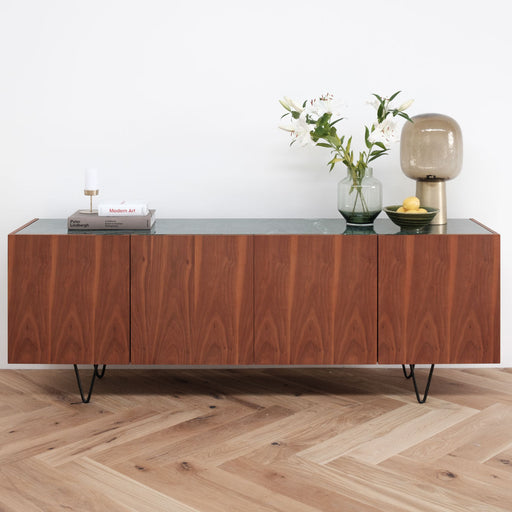 Walnoot dressoir met groen marmeren blad Furnified